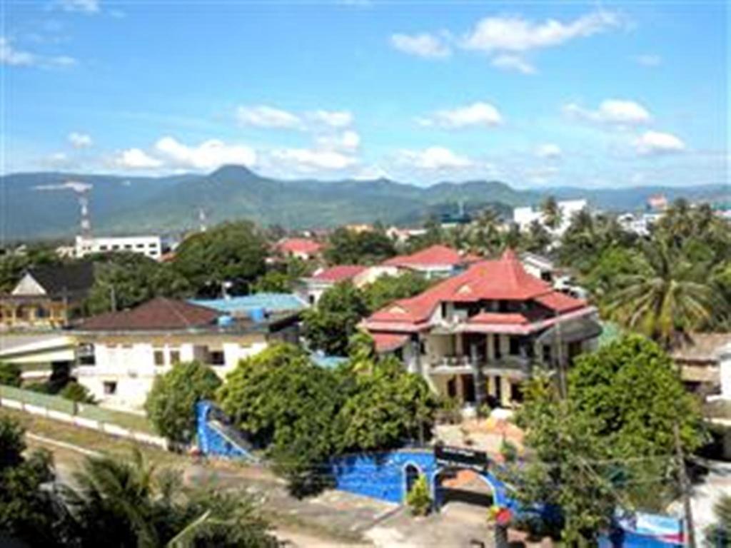 Nyny Hotel Kampot Exterior foto